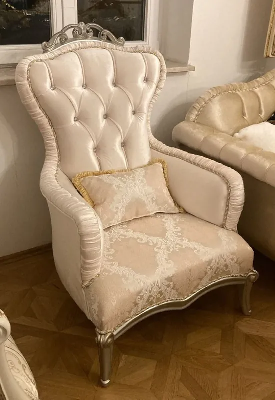 Casa Padrino luxury baroque armchair pink / silver - Magnificent living room armchair with rhinestones - Luxury living room furniture in baroque style - Baroque furniture - Baroque furnishings Neue Kollektion