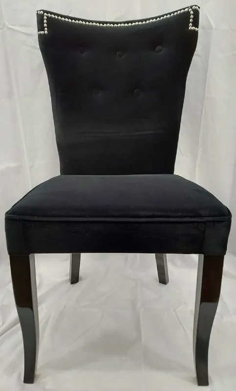 Saisonangebot Casa Padrino luxury dining room chair black / silver - Kitchen chair with fine velvet fabric - Dining room furniture - Kitchen furniture - Luxury furniture - Luxury furnishings