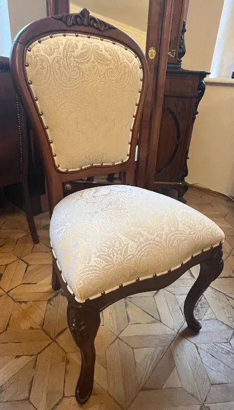 Casa Padrino luxury baroque dining chair cream / brown - Handcrafted solid wood chair with elegant pattern - Baroque style kitchen chair - Baroque dining room furniture - Noble & Magnificent Nur Heute