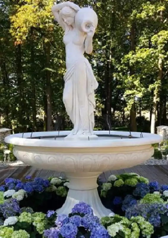 Casa Padrino baroque fountain woman with jug white Ø 150 x H. 235 cm - Magnificent garden fountain in baroque style - Round garden decoration stone fountain - Baroque garden decoration accessories Online Kaufen
