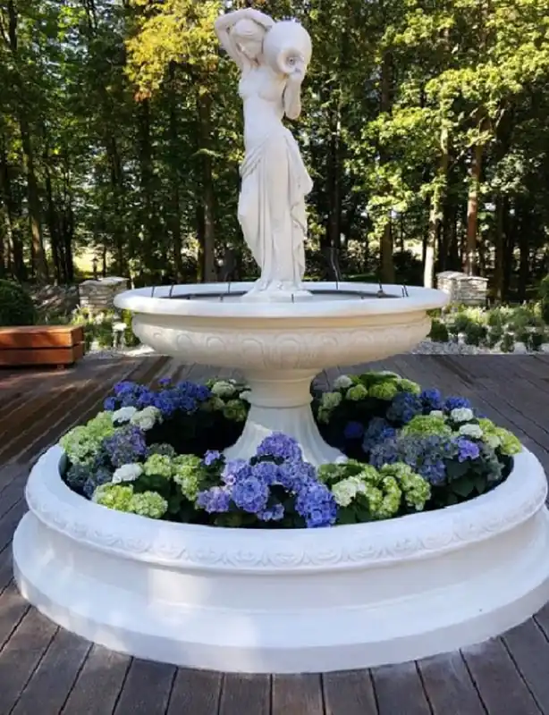 Angebot Casa Padrino baroque garden decoration fountain woman with jug white Ø 240 x H. 235 cm - Magnificent baroque garden fountain - Stone fountain with border - Baroque garden decoration accessories