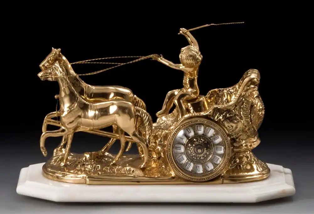 Sofort Bestellen Casa Padrino luxury baroque table clock gold / white 42 x H. 25 cm - Handmade bronze clock baroque style - Baroque desk clock - Baroque desk decoration - Baroque decorative accessories