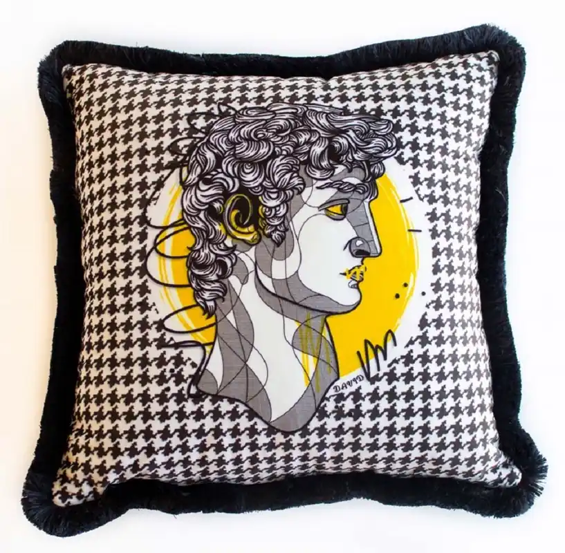 Online Kaufen Casa Padrino luxury decorative pillow baroque bust white / gray / yellow / black 45 x 45 cm - Printed velvet cushion with fringes - Luxury decorative accessories
