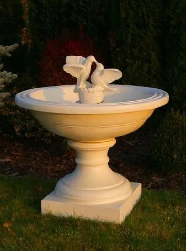 Casa Padrino baroque fountain with decorative doves beige Ø 102 x H. 110 cm - Magnificent garden fountain in baroque style - Round garden decoration stone fountain - Baroque garden accessories Highlight