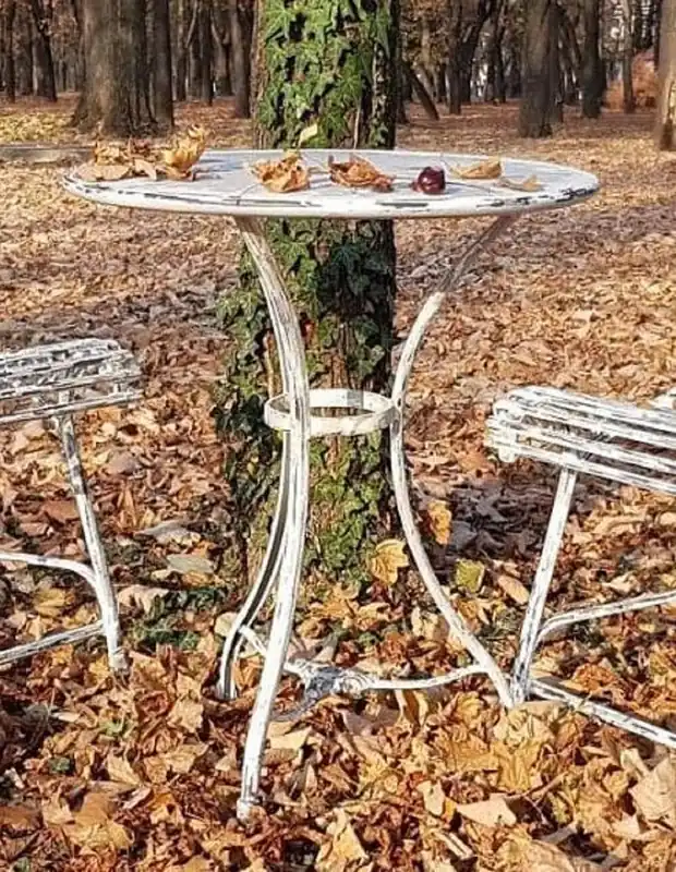 Casa Padrino Art Nouveau garden table antique white Ø 60 x H. 70 cm - Handmade wrought iron table - Nostalgic wrought iron garden & patio furniture Neuheit