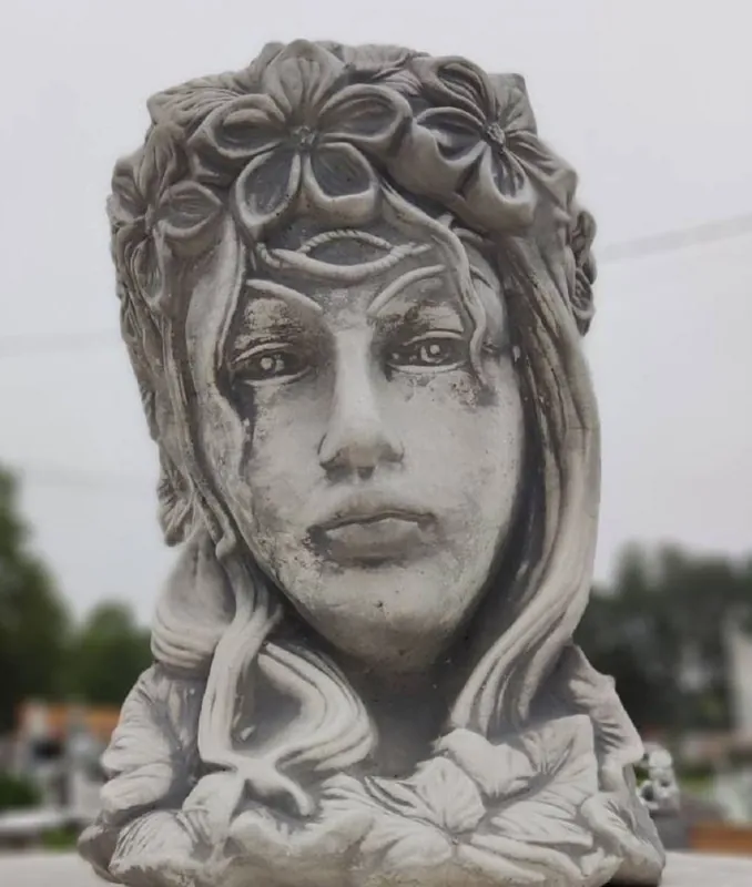 Casa Padrino Art Nouveau garden decoration flower pot woman's head gray Ø 24 x H. 32 cm - Garden decoration stone plant pot - Baroque & Art Nouveau garden decoration accessories Beliebt