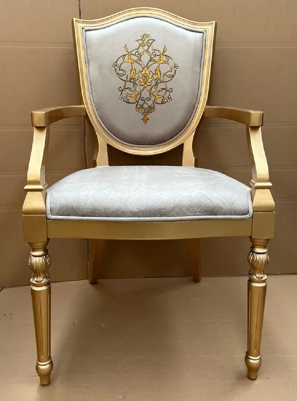 Casa Padrino Luxury Art Deco Dining Room Chair Gray / Gold - Elegant Solid Wood Chair with Armrests - Art Deco Dining Room Furniture Nur Für Kurze Zeit