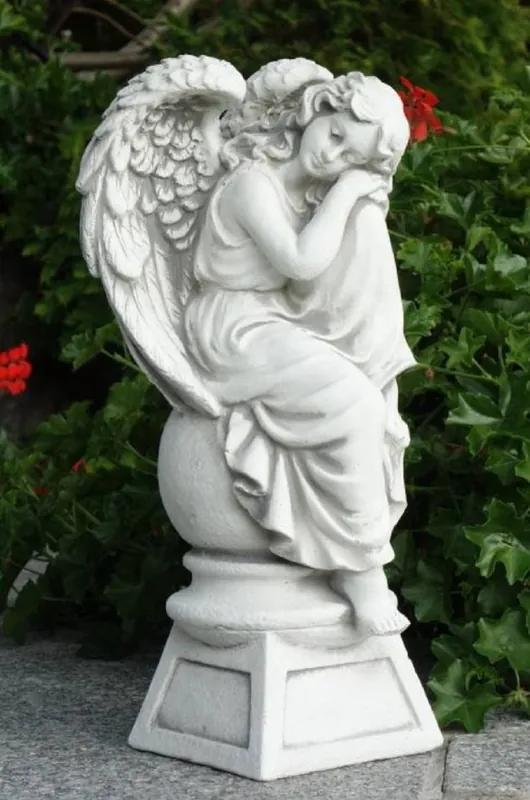 Heißes Angebot Casa Padrino Art Nouveau Garden Decoration Sculpture Angel on Ball and Base White / Gray H. 42 cm - Elegant Garden Stone Figure - Baroque & Art Nouveau Garden Decoration Accessories