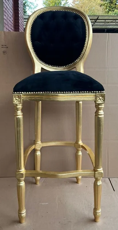 Jetzt Kaufen Casa Padrino baroque bar chair black / gold - Magnificent baroque style solid wood bar stool with elegant velvet fabric - Baroque bar furniture