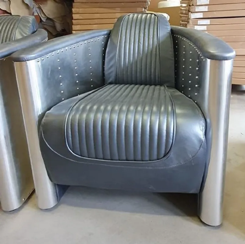 Jetzt Bestellen Casa Padrino luxury Art Deco leather armchair gray / silver 69 x 70 x H. 82 cm - Aluminum living room armchair with genuine leather - Airplane aviator genuine leather furniture - Luxury furniture