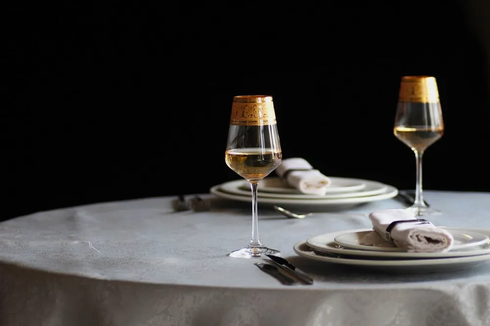 Casa Padrino ensemble de 6 verres à vin blanc baroque de luxe or Ø 8 x H. 21,5 cm - Verres à vin faits et gravés à la main - Accessoires pour Hôtels et Restaurants - Qualité de Luxe Markenprodukt