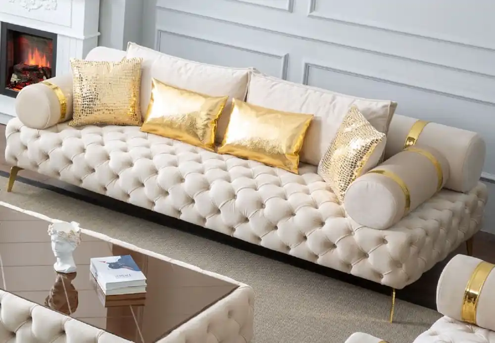 Markenware Casa Padrino canapé 3 places Chesterfield de luxe crème / or 250 x 115 x H. 70 cm - Canapé de salon Chesterfield - Meuble de salon - Meuble Chesterfield - Meuble de luxe - Ameublement de luxe