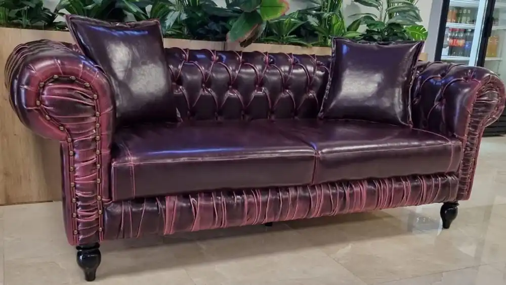 Ausverkauf Casa Padrino canapé Chesterfield de luxe cuir artificiel violet / noir 190 x 90 x H. 75 cm - Canapé de salon - Meuble de salon - Meuble de luxe - Ameublement de salon - Ameublement de luxe
