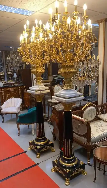 Casa Padrino ensemble de lustre de table baroque avec colonnes noir / blanc / or - Magnifiques colonnes décoratives de style baroque avec lustre - Accessoires décoration baroque - Meuble baroque Billig