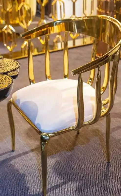 Casa Padrino chaise de salle à manger de luxe avec accoudoirs crème / or - Chaise de cuisine rembourrée en acier inoxydable - Meubles d'hôtel et de restaurant - Meubles de salle à manger de luxe Meistverkauft