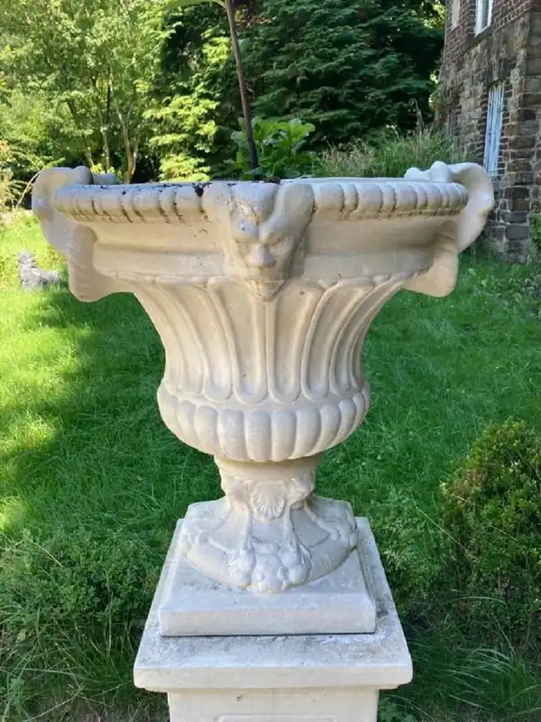 Abverkauf Casa Padrino pot de fleurs décoratif de jardin baroque blanc 73 x 67 x H. 70 cm - Cache-pot baroque - Décoration de jardin baroque - Décoration de terrasse baroque - Accessoires baroque