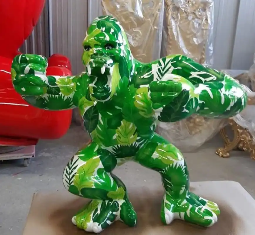 Casa Padrino sculpture décorative de luxe gorille singe vert / blanc 80 x 40 x H. 70 cm - Figurine résistante aux intempéries - Figurine décorative de salon - Figurine décorative de jardin Nur Heute