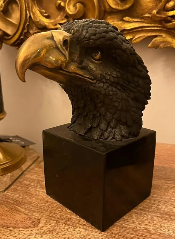 Casa Padrino sculpture décorative en bronze de luxe tête d'aigle noir / or 10 x 17 x H. 22 cm - Figure en bronze avec socle en marbre - Décoration de salon - Décoration de bureau Mega-Angebot