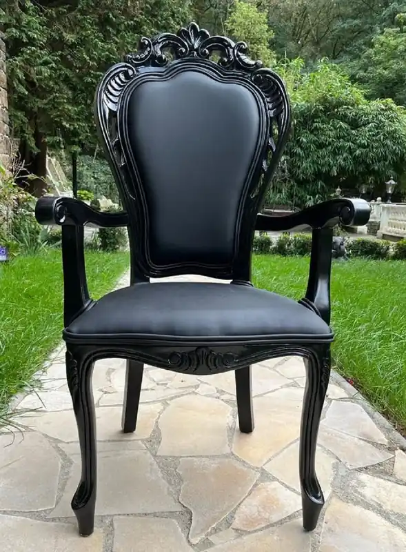 Casa Padrino chaise de salle à manger baroque de luxe noir - Chaise de style antique fait main avec accoudoirs et cuir artificiel fin - Mobilier de salle à manger baroque - Noble et magnifique Top-Preis