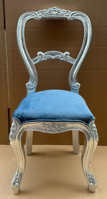 Casa Padrino chaise baroque pour femme bleu / argent - Chaise de style baroque fait main - Meubles de chambre de luxe de style baroque - Meubles baroques - Noble et magnifique Jetzt Bestellen