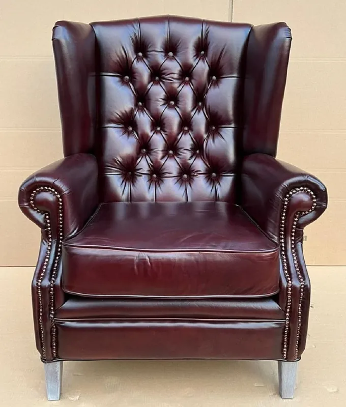 Casa Padrino fauteuil à oreilles Chesterfield de luxe rouge vin / gris 90 x 90 x H. 110 cm - Fauteuil de salon Chesterfield en cuir véritable - Meubles de Salon Chesterfield de Luxe Nur Für Kurze Zeit