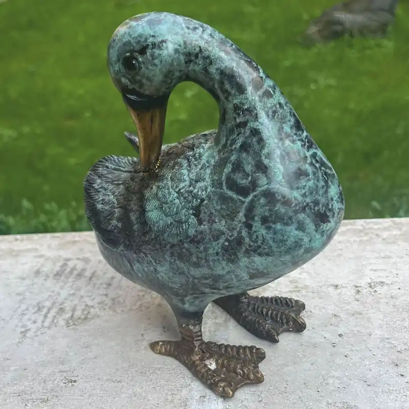 Casa Padrino figurine décorative en bronze canard vert menthe / bronze H. 16 cm - Décoration de jardin Angebot