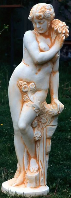 Grande scultura donna in stile liberty Casa Padrino con fiore 40 x H 140 cm patina crema stile antico - decorazione barocca da giardino - pesante e solida Solange Der Vorrat Reicht