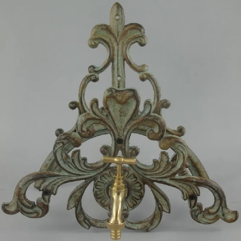 Neuheit Casa Padrino supporto da parete per tubo da giardino Art Nouveau con rubinetto verde chiaro / ruggine 35 x 21 x A. 35 cm - Accessori da Giardino