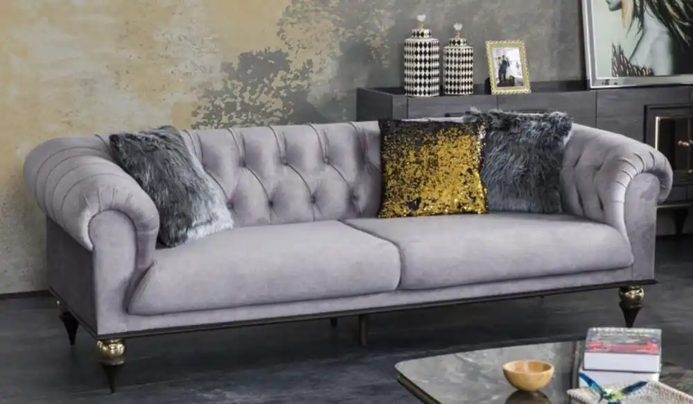 Casa Padrino divano per soggiorno Art Déco Chesterfield di lusso grigio chiaro / nero / ottone 230 x 100 x A. 82 cm - Mobili di Lusso Nur Heute