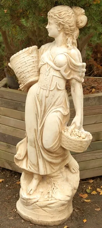 Jetzt Bestellen Casa Padrino scultura decorazione da giardino Art Nouveau ragazza con cestini sabbia / beige 50 x 37 x A. 136 cm - Accessori Decorazione Giardino e Terrazza