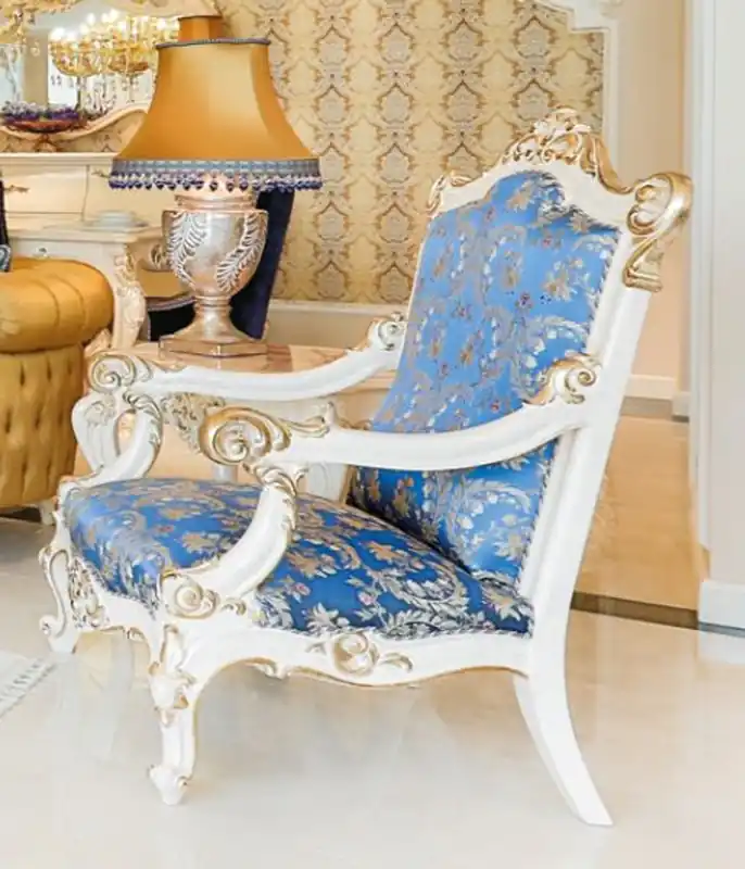 Top-Angebot Casa Padrino poltrona barocco di lusso blu / bianco / oro 80 x 70 x A. 125 cm - Magnifica poltrona da soggiorno in legno massello con motivo elegante - Mobile da soggiorno barocco