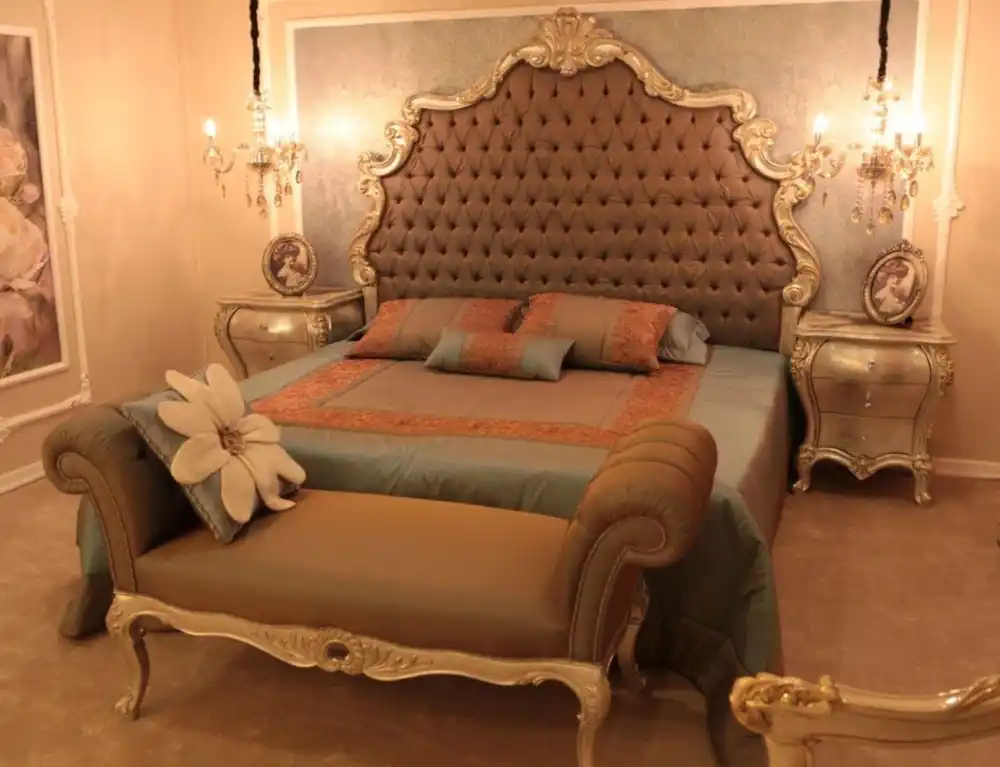 Markenprodukt Casa Padrino set da camera da letto barocco di lusso marrone / argento / oro - 1 Letto Matrimoniale con Testiera e 2 Comodini e 1 Panca - Mobili per camera da letto barocco - Nobile e Magnifico