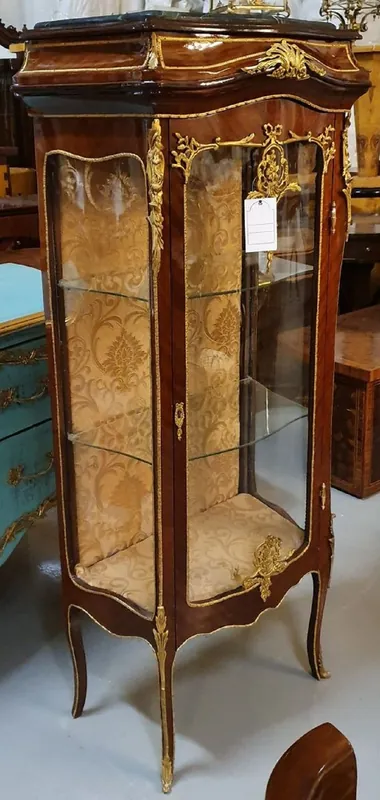 Garantierte Lieferung Casa Padrino vetrina barocco marrone / oro - Magnifico armadio barocco con anta in vetro - Mobili da soggiorno barocchi fatto a mano