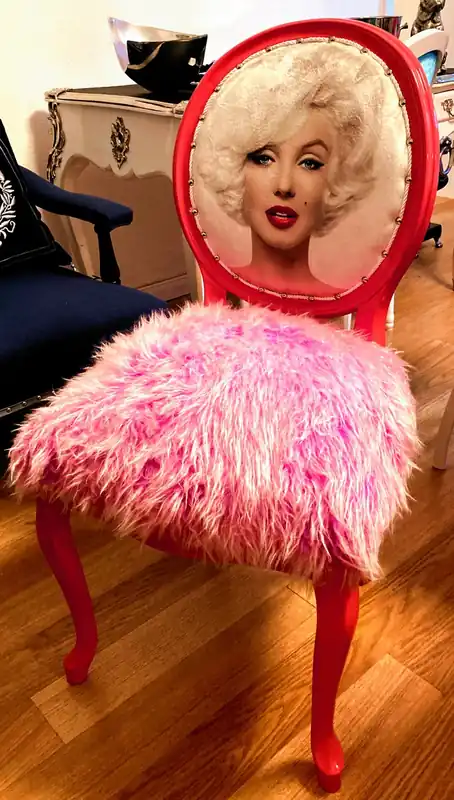 Casa Padrino Sedia da pranzo barocca di lusso Marilyn Monroe Rosa - Sedia di design pop art fatta a mano con pelliccia sintetica - Mobili per sala da pranzo barocca Markenprodukt
