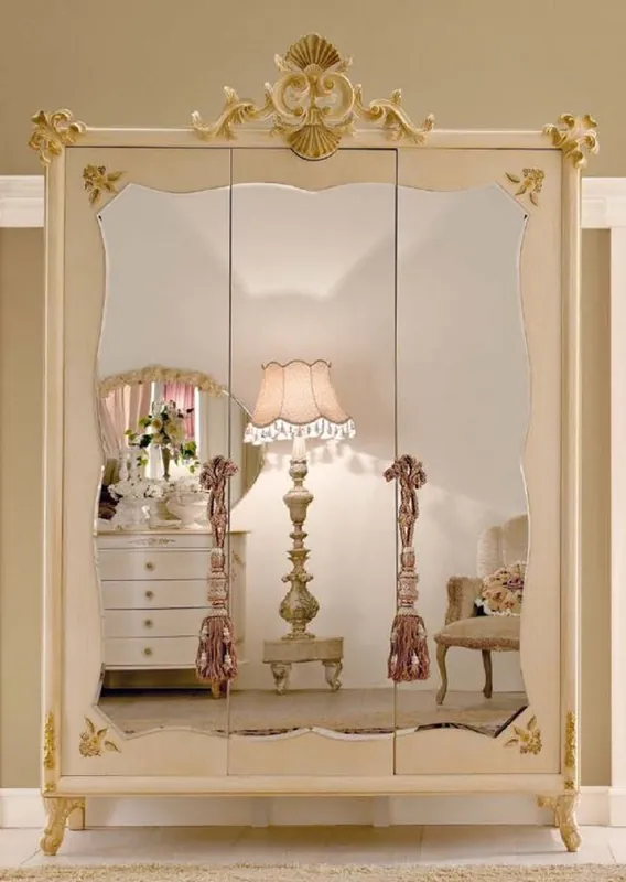 Casa Padrino armadio da camera da letto barocco di lusso crema / oro - Armadio con 3 ante a specchio - Mobili camera da letto in stile barocco - Qualità di Lusso - Fatto in Italia Sichere Zahlung