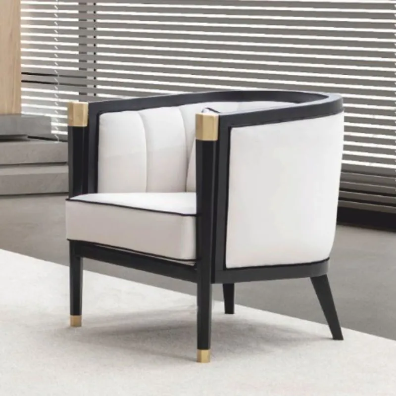 Markenprodukt Casa Padrino Sillón Neoclásico de Lujo Blanco / Negro / Latón - Muebles de Hotel
