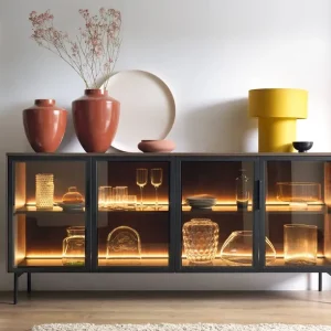 Kommode Lumi 181 cm Eiche dunin moderne Kommode mit einfacher Form originelle Fronten aus gehärtetem Antisolglas Metallgriffe Solange Der Vorrat Reicht