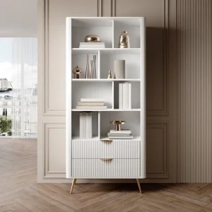 Angebot Bücherregal Lante 88 cm weiß elegantes Bücherregal mit Schubladen Designer Riffelung auf Fronten Metallkantengriffe