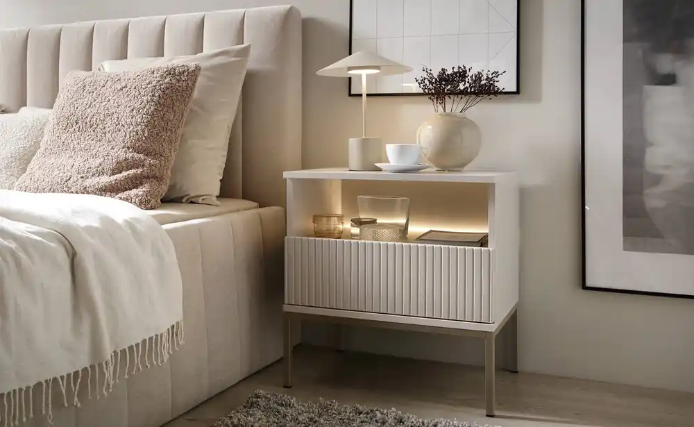 Finale Aktion Nachttisch mit Schublade Amma beige geschmackvoll geriffelt Dekor LED-Beleuchtung ideal Schlafzimmer Schrank