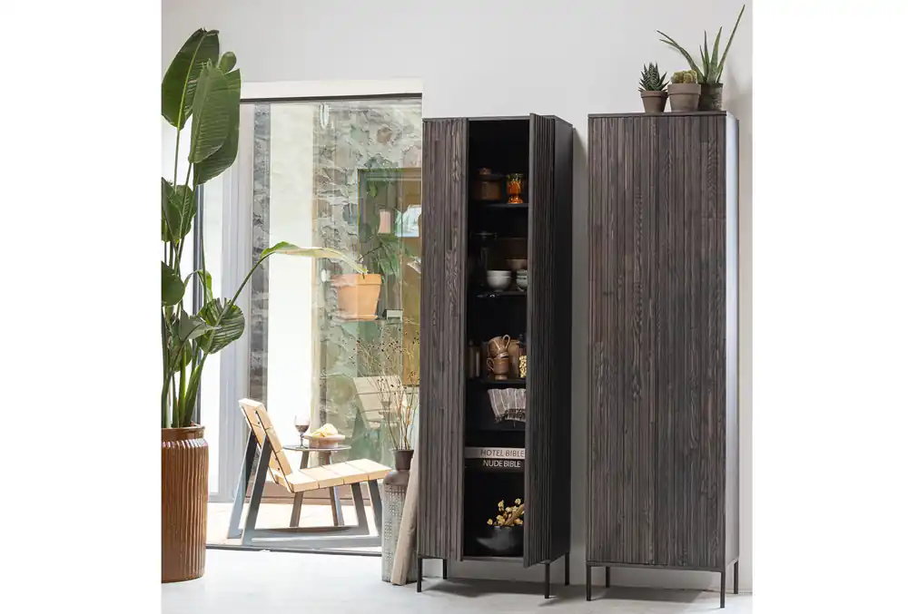 Schrank Hochschrank Gravure H 210 cm Esche massiv asche espresso Finale Aktion
