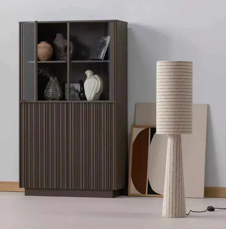 Rabatt Vitrinenschrank NOVA H 172 cm mit 4 Türen Kiefer Massivholz trüffelbraun