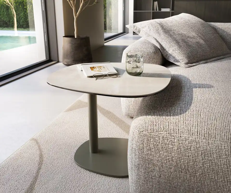 Beistelltisch Edge Boot 60x60 cm Keramik Onyx Champagne Eleny Metall Effektfinish Titan Knallerangebot