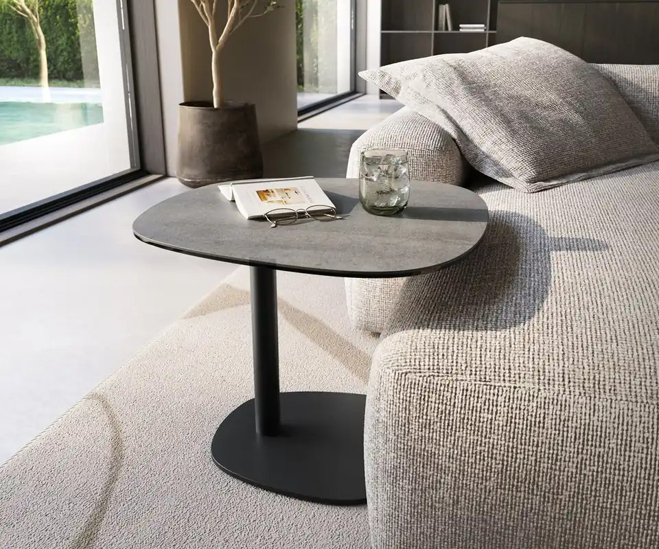 Beistelltisch Edge Boot 60x60 cm Keramik Beton Grau Eleny Metall Schwarz Preisknaller
